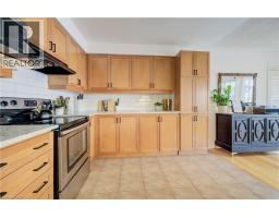 3 GOLDEN IRIS Crescent - 20
