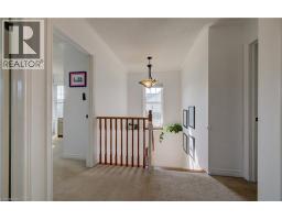 3 GOLDEN IRIS Crescent - 24