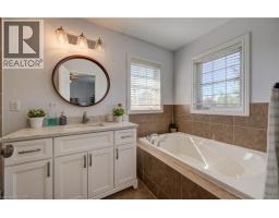 3 GOLDEN IRIS Crescent - 30
