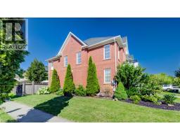 3 GOLDEN IRIS Crescent - 40