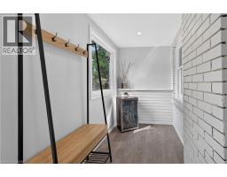 147 MELROSE Avenue N - 11