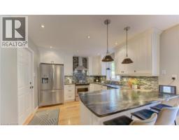 10 FORREST Avenue E - 11