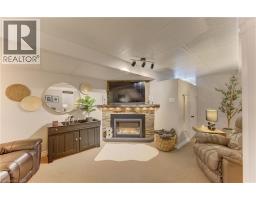 10 FORREST Avenue E - 28