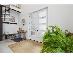 5 ARCHIBALD Drive - 4