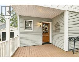 9 PARK Avenue W - 10