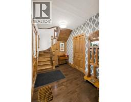 9 PARK Avenue W - 11