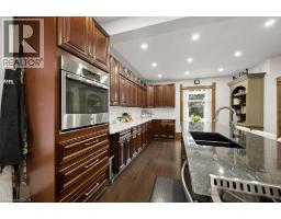 9 PARK Avenue W - 22
