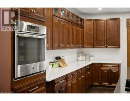 9 PARK Avenue W - 23