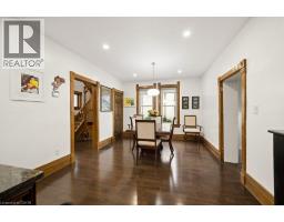 9 PARK Avenue W - 24
