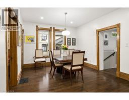 9 PARK Avenue W - 25