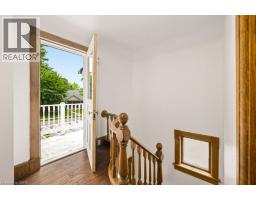 9 PARK Avenue W - 33