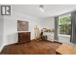 9 PARK Avenue W - 36
