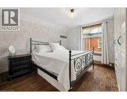 9 PARK Avenue W - 37