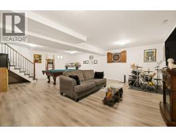 9 PARK Avenue W - 42