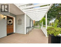9 PARK Avenue W - 9
