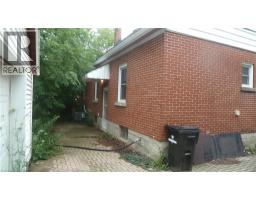 169 UNION Street E - 5
