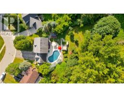 243 CHRISTIE Street - 4