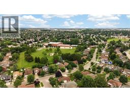 27 SIOUX Crescent - 44