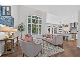 256 MOORLAND Crescent - 10