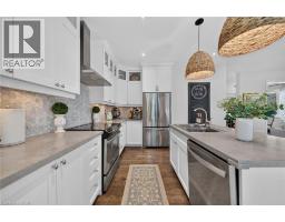256 MOORLAND Crescent - 12