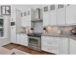 256 MOORLAND Crescent - 13