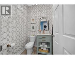 256 MOORLAND Crescent - 8