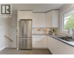 51 CHARLOTTE Crescent - 19