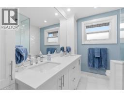 58 MOXLEY Drive - 12