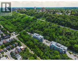 479 CHARLTON Avenue E UnitNo. 105 - 27
