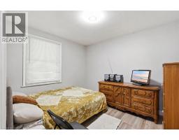 35 CENTENNIAL Parkway S - 21