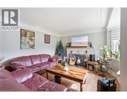 35 CENTENNIAL Parkway S - 7