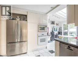 107 BOND Street S - 16