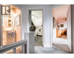 107 BOND Street S - 25