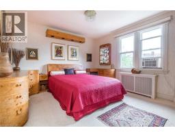 107 BOND Street S - 26