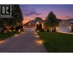 47 QUEENSWAY Drive - 1