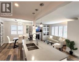 2105 MAPLEWOOD Drive - 17