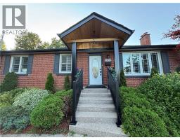 2105 MAPLEWOOD Drive - 2