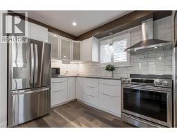 2105 MAPLEWOOD Drive - 22