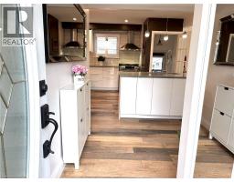 2105 MAPLEWOOD Drive - 8