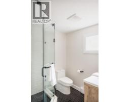 5410 CLIVE Crescent - 34