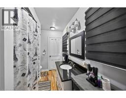 99 DUFFERIN Street - 21