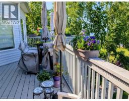 44 MORRISON Crescent - 35