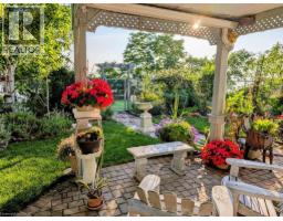 44 MORRISON Crescent - 5