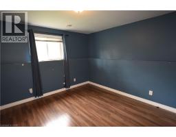 3 ELGIN Street S - 12