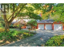 1296 CUMNOCK Crescent - 1