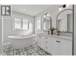 236 WALKER Road - 18