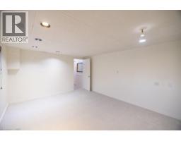 25 BANNISDALE Way - 35