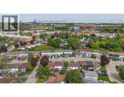 724 PARKVIEW Crescent - 2