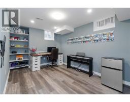 4 MACBEAN Crescent - 37