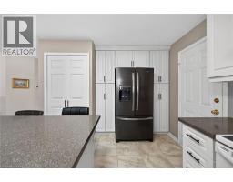 232 SILVERBIRCH Boulevard - 11